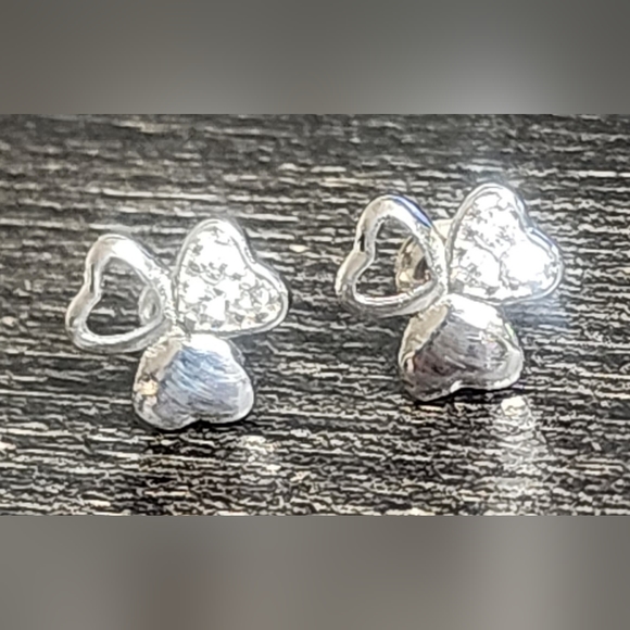 2 pairs of earrings never worn - Picture 3 of 7